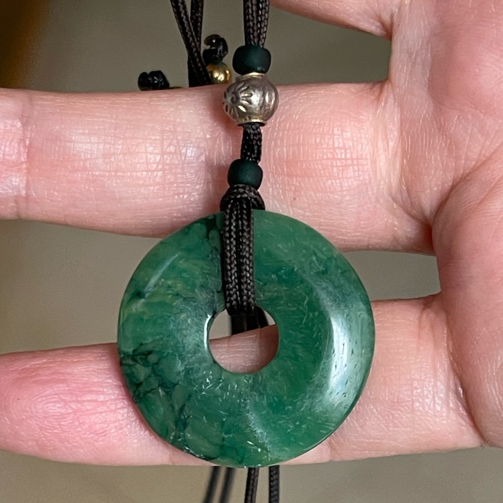Jadeite jade adjustable pendant